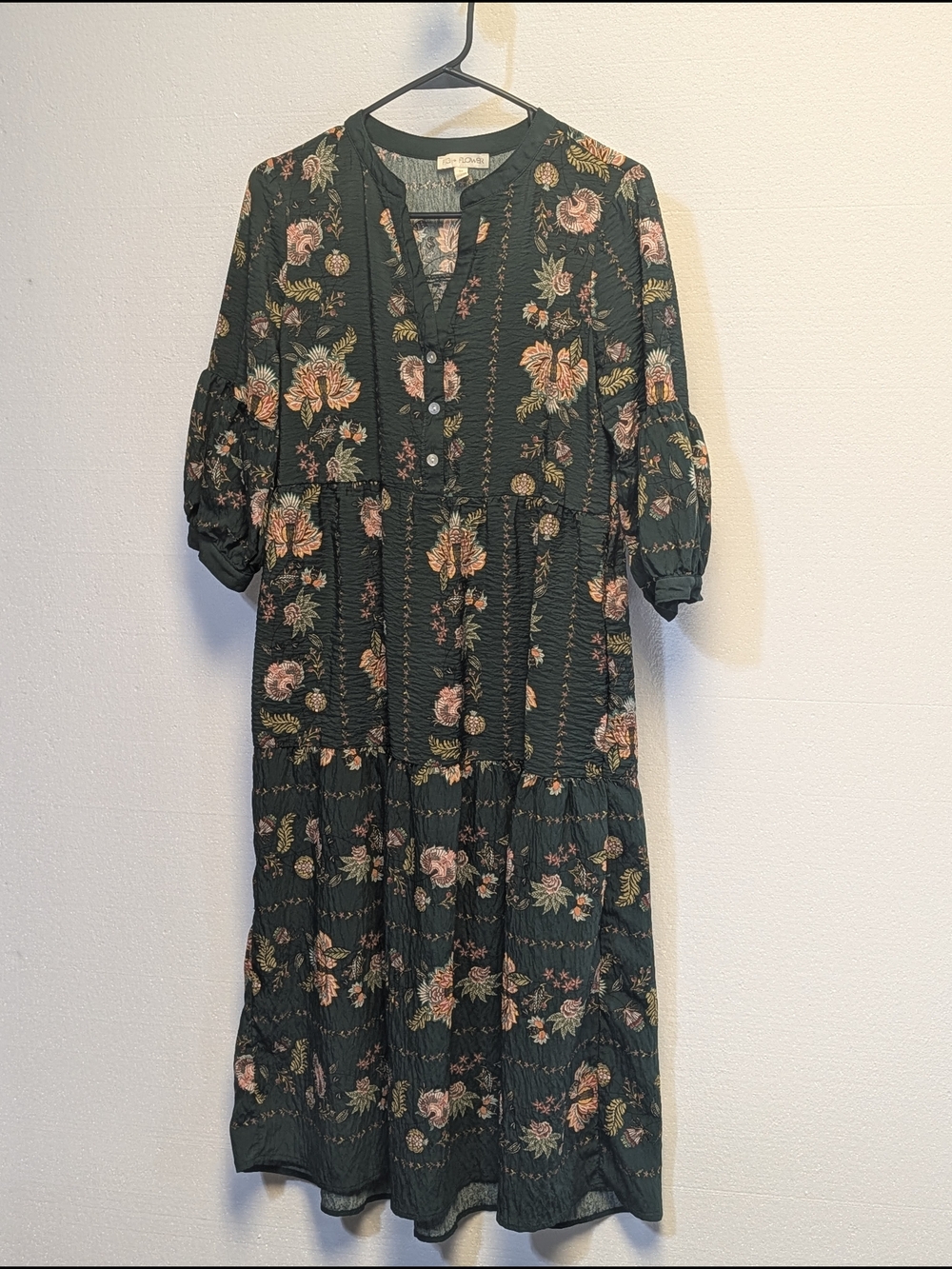 Fig + Flower Women's Size Medium Green Floral V-Neck Dress
